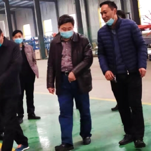 领导来洪圣机械公司来厂指导工作