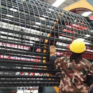 数控钢筋笼滚焊机是怎么进行清洁润滑的